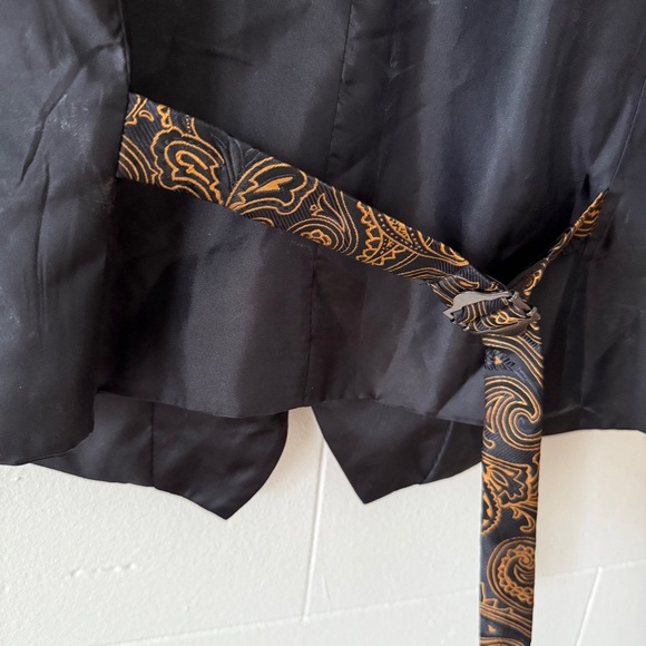 Vintage Black and Gold Paisley Vest - Picture 7 of 7